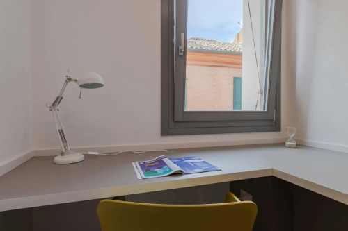 Room in Via Fondobanchetto, Ferrara for 48 m² with 3 bedrooms