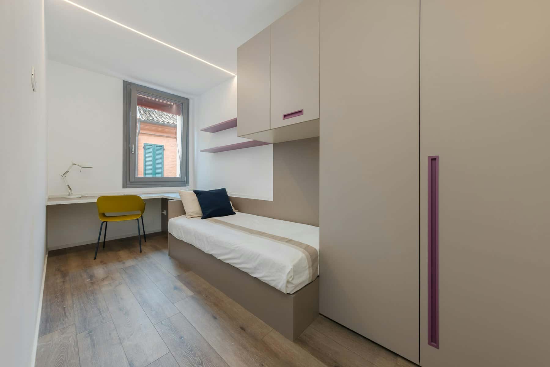 Room In Via Fondobanchetto, Ferrara For 48 M² With 3 Bedrooms - 126