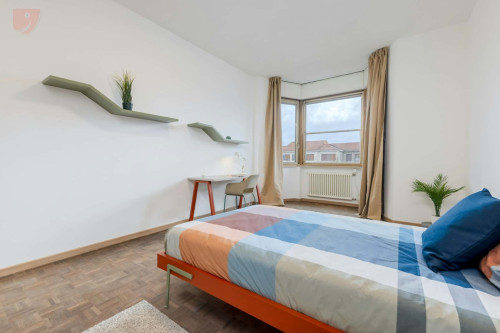 Room in Viale Cavour, Ferrara for 185 m² with 9 bedrooms