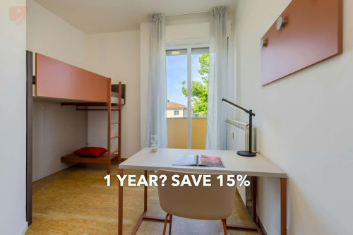Room in Via Giuseppe Compagnoni, Ferrara for 172 m² with 9 bedrooms