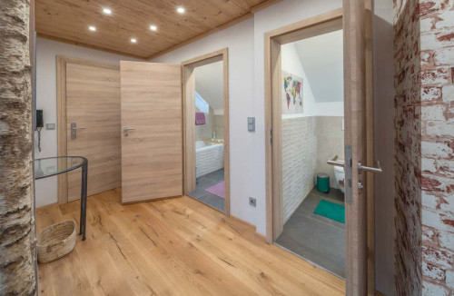 Herzo Family Attic Apartment - Gallery - 6
