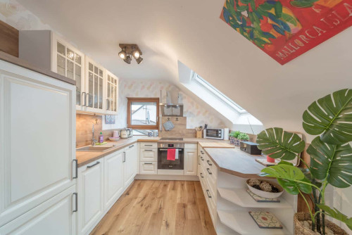 Herzo Family Attic Apartment - Gallery - 9