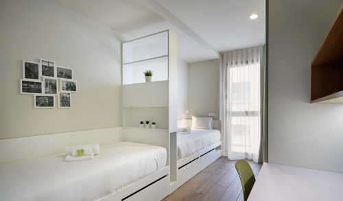 FULL DOUBLE ROOM WITH PRIVATE BATHROOM