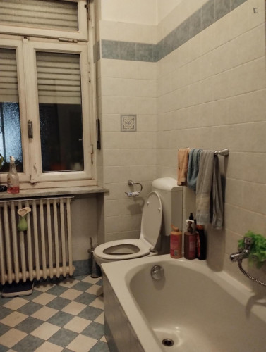 Double bedroom in 3-bedroom house - Gallery - 7