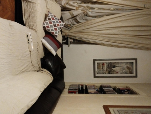 Double bedroom in 3-bedroom house - Gallery - 12