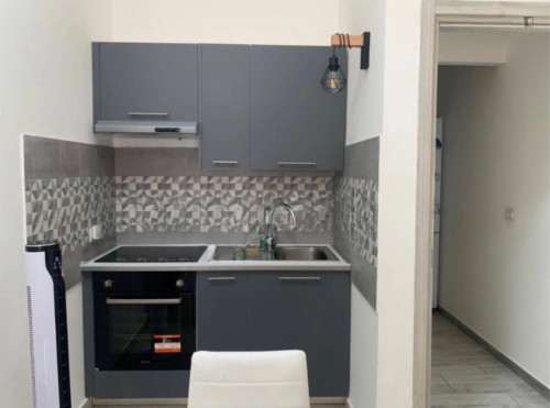 Elegant furnished studio apartment in the Borgo Vittoria area, well connected to transport