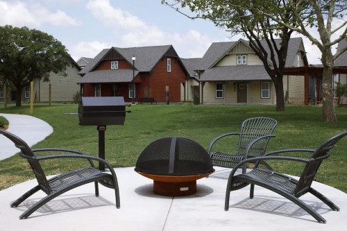 Capstone Cottages of Lubbock - Gallery - 9