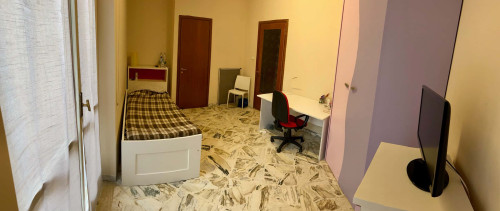 Stanza in Via Asilo Sant'Agata a Catania in appartamento condiviso con 3 camere