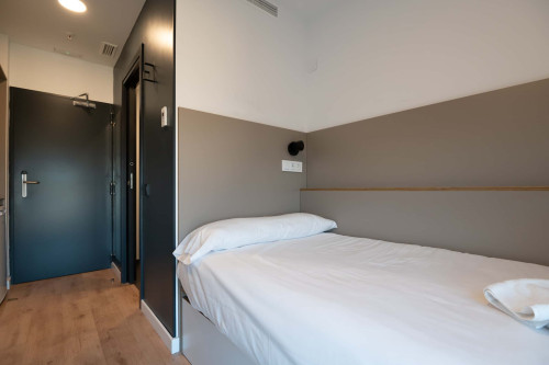 HABITACION SUPERIOR CON BAÑO PRIVADO (ONLY STUDENTS)