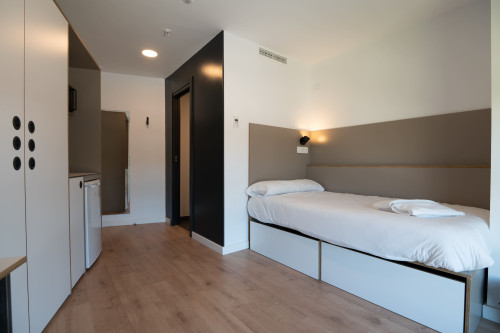 HABITACION ESTANDAR CON BAÑO PRIVADO ( Students)