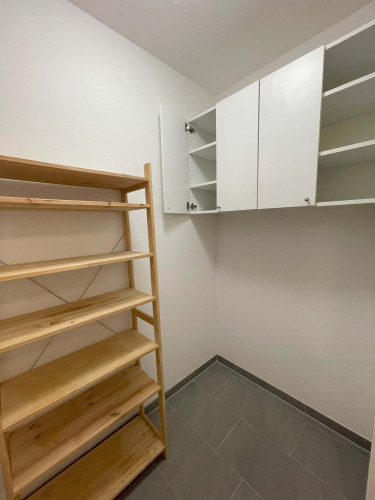 Room in Hauptstraße, Leinfelden-Echterdingen for 100 m² with 3 bedrooms