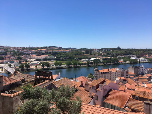 Single Room with river view in Coimbra