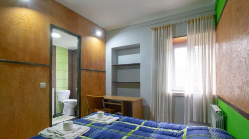 Couple room with private bathroom in Coimbra