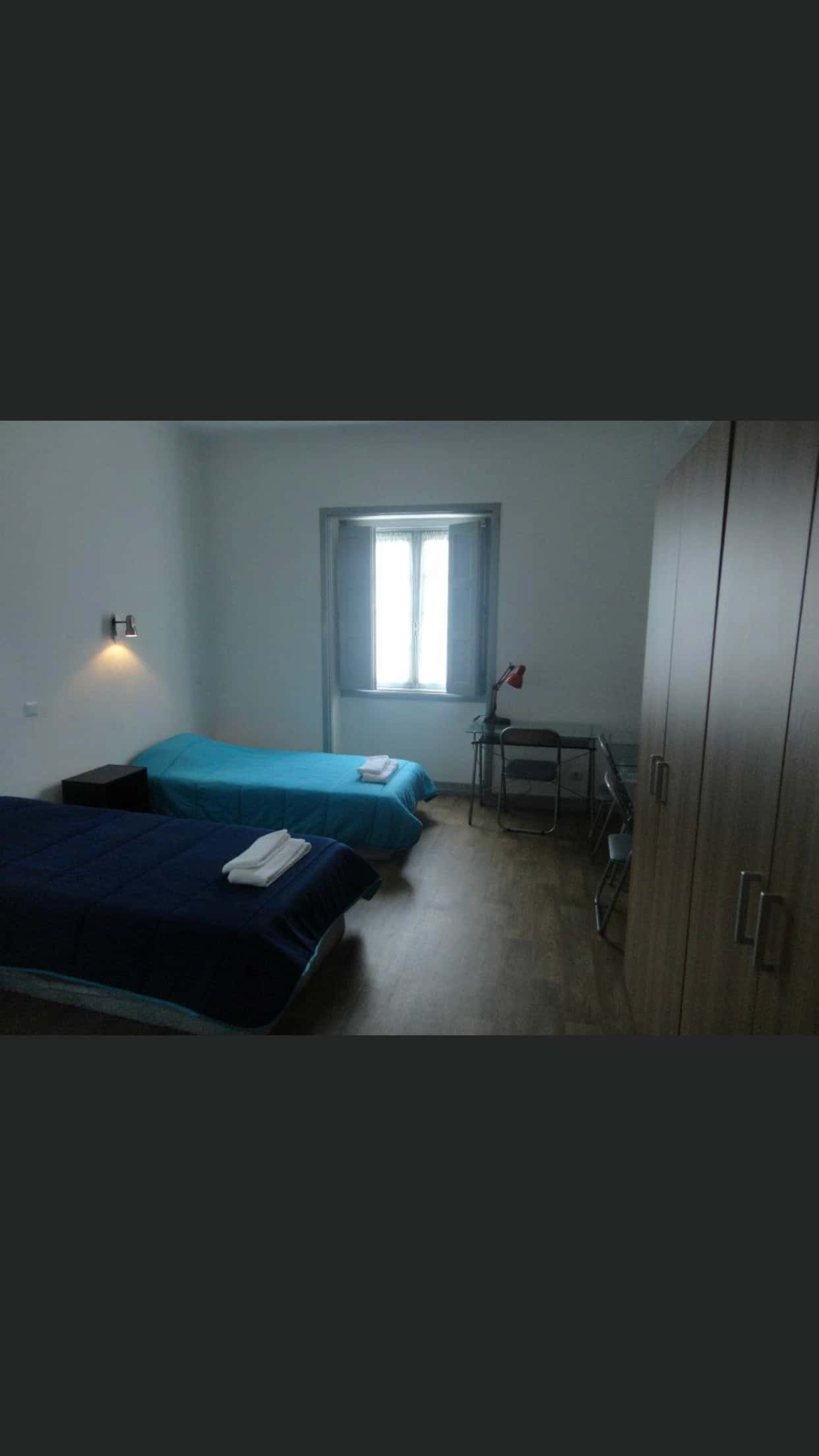 Single Room With Private Bathroom In Coimbra - 2
