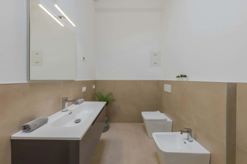 Room in Via Fondobanchetto, Ferrara for 45 m² with 2 bedrooms