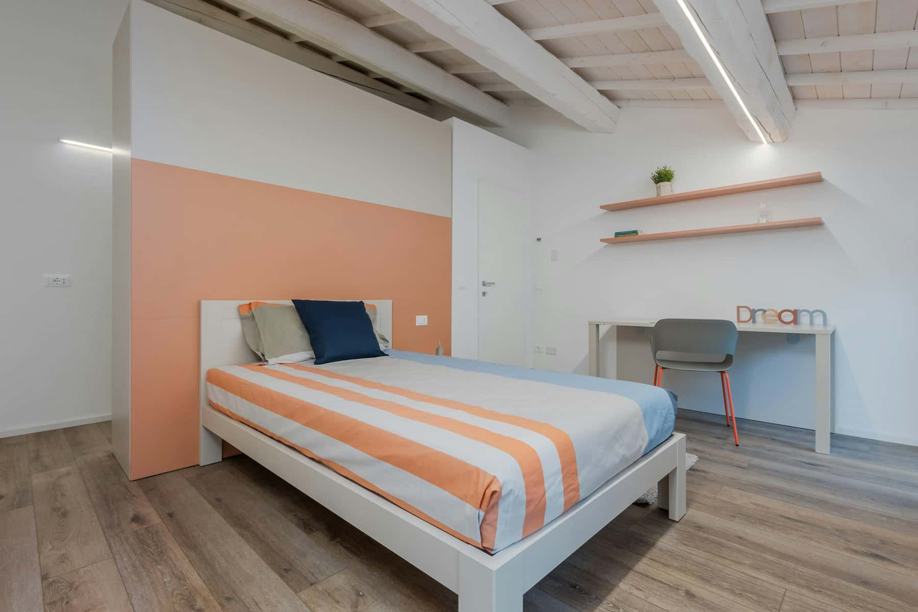 Room In Via Fondobanchetto, Ferrara For 45 M² With 2 Bedrooms - 118