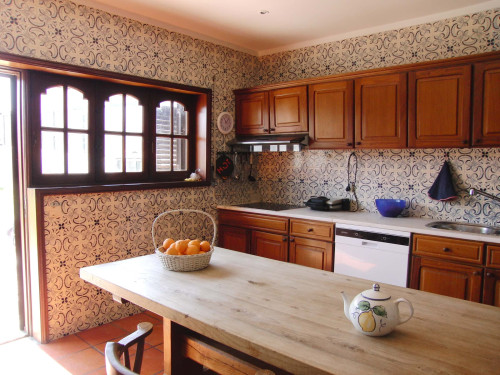 Comfy room in a 5 bedroom apartment in Vila Nova de Gaia