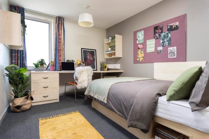 Extra Large Standard Double En-Suite - The Plaza Unite - Gallery - 1
