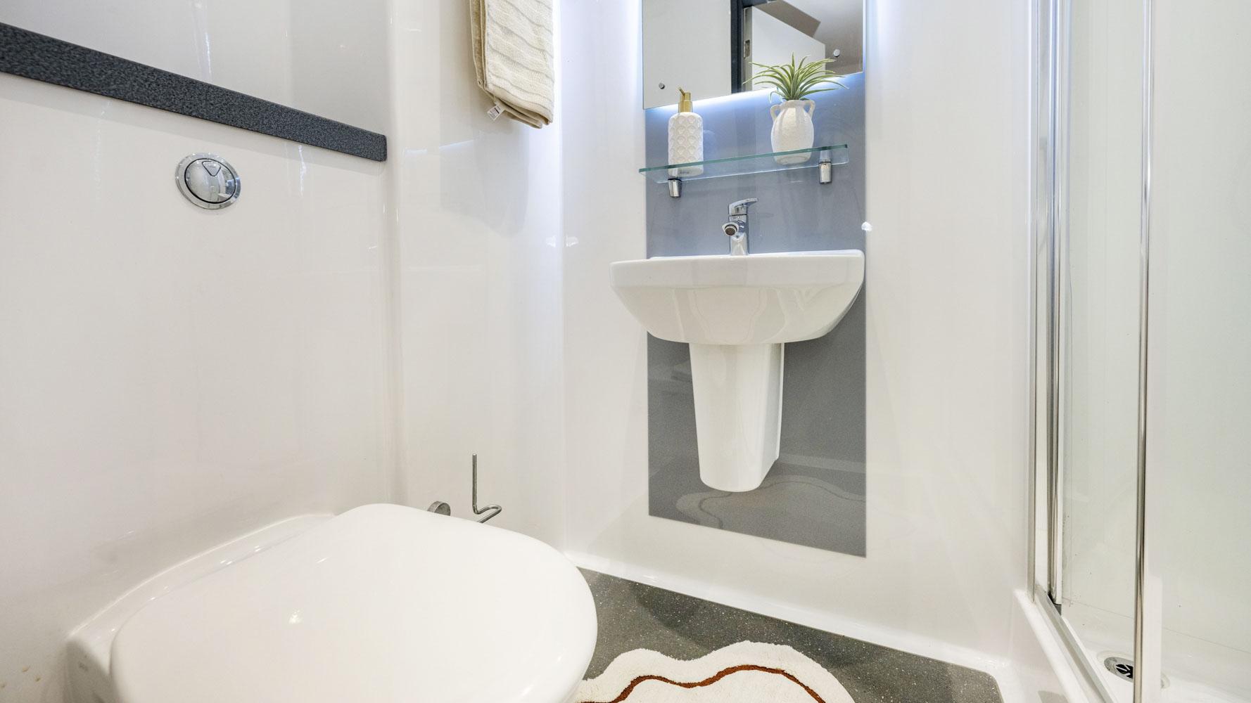  Premium En-Suite  -  Innovo House  - Gallery -  18
