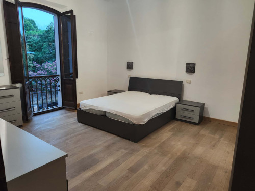 Stanza con letto matrimoniale in Corso Armando Diaz a Forlì in appartamento condiviso