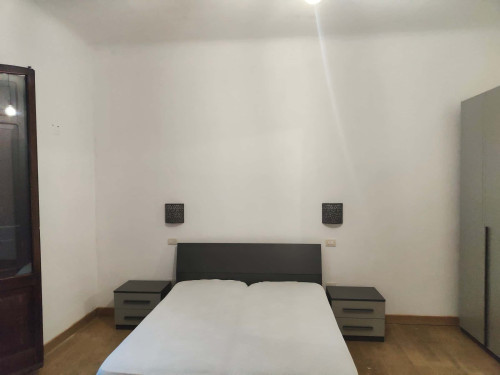 Stanza con letto matrimoniale in Corso Armando Diaz a Forlì in appartamento condiviso - Gallery - 6