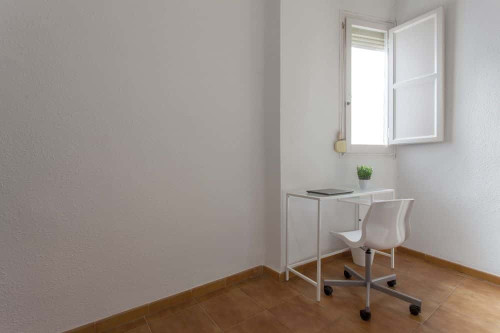 Espaciosa habitación en el centro de Valencia