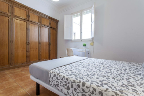 Amplia habitación doble en Ciutat Vella
