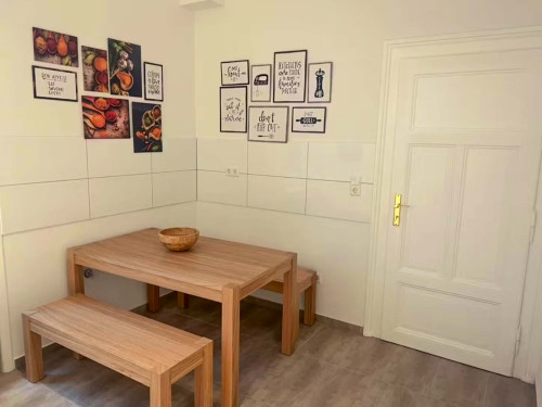 Münchener Straße 26 - Big Room Streetside