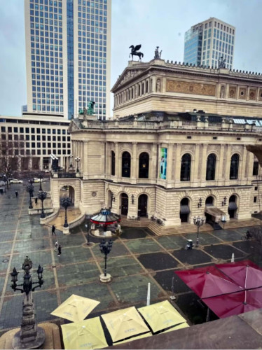 Opernplatz - Big Room - Gallery - 12
