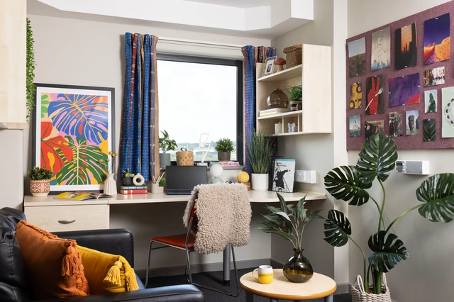  Large Standard Double En-Suite  -  Unite Students Concept Place  - Gallery -  1