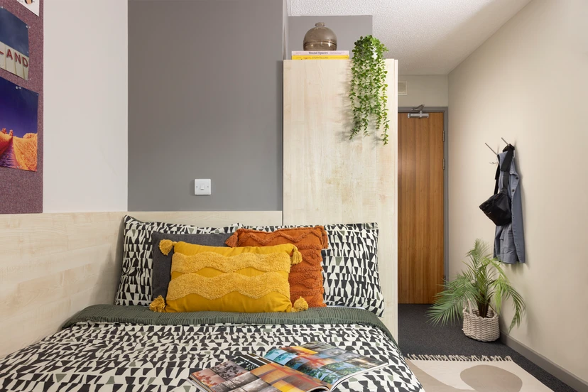  Large Standard Double En-Suite  -  Unite Students Concept Place  - Gallery -  3