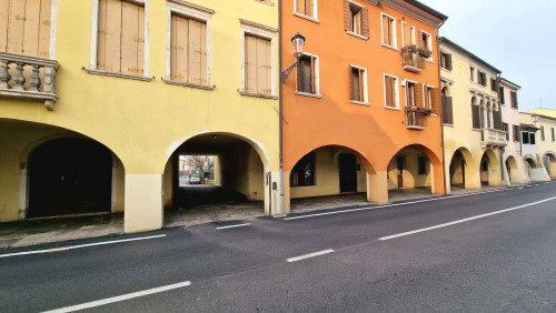 Roby Wood:  Mansarda x 4, in centro Padova, con posto auto e aria condizionata