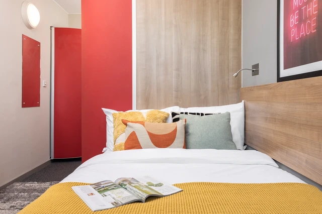 Extra Large High Double En-Suite - 1