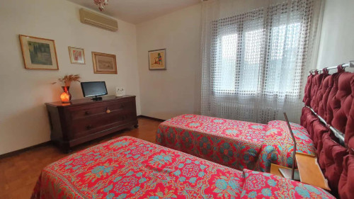 Lila - appartamento dagli spazi generosi in quartiere residenziale - per 6 persone max