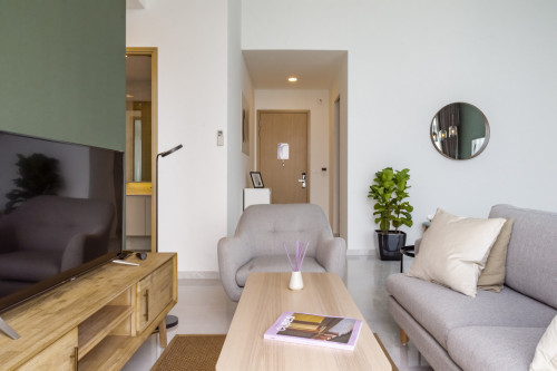 Luxury Vibrant Apt. w/ Terrace near City Square Mall