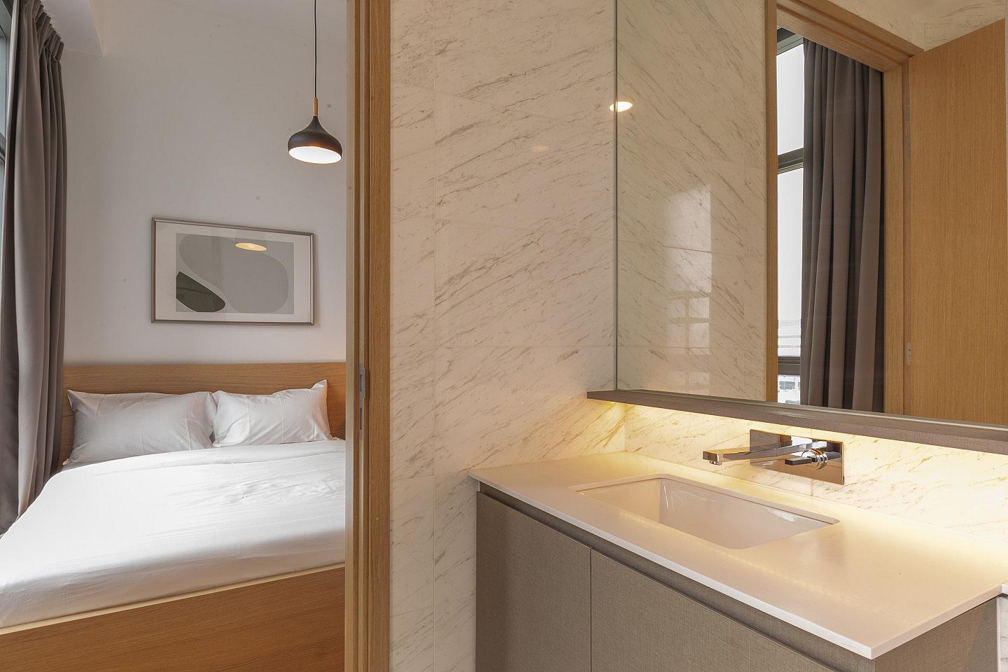 Private Master Room In 3 Bedroom Apartment - Luxury Vibrant Apt. w/ Terrace near City Square Mall - Gallery - 3