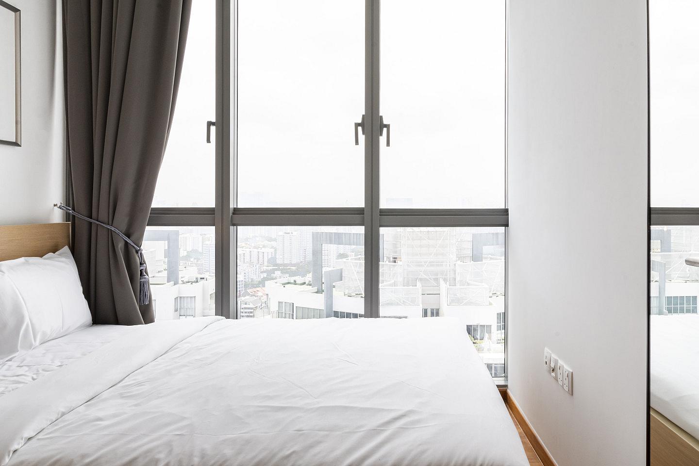 Private Room In 3 Bedroom Apartment - Luxury Vibrant Apt. w/ Terrace near City Square Mall - Gallery - 3