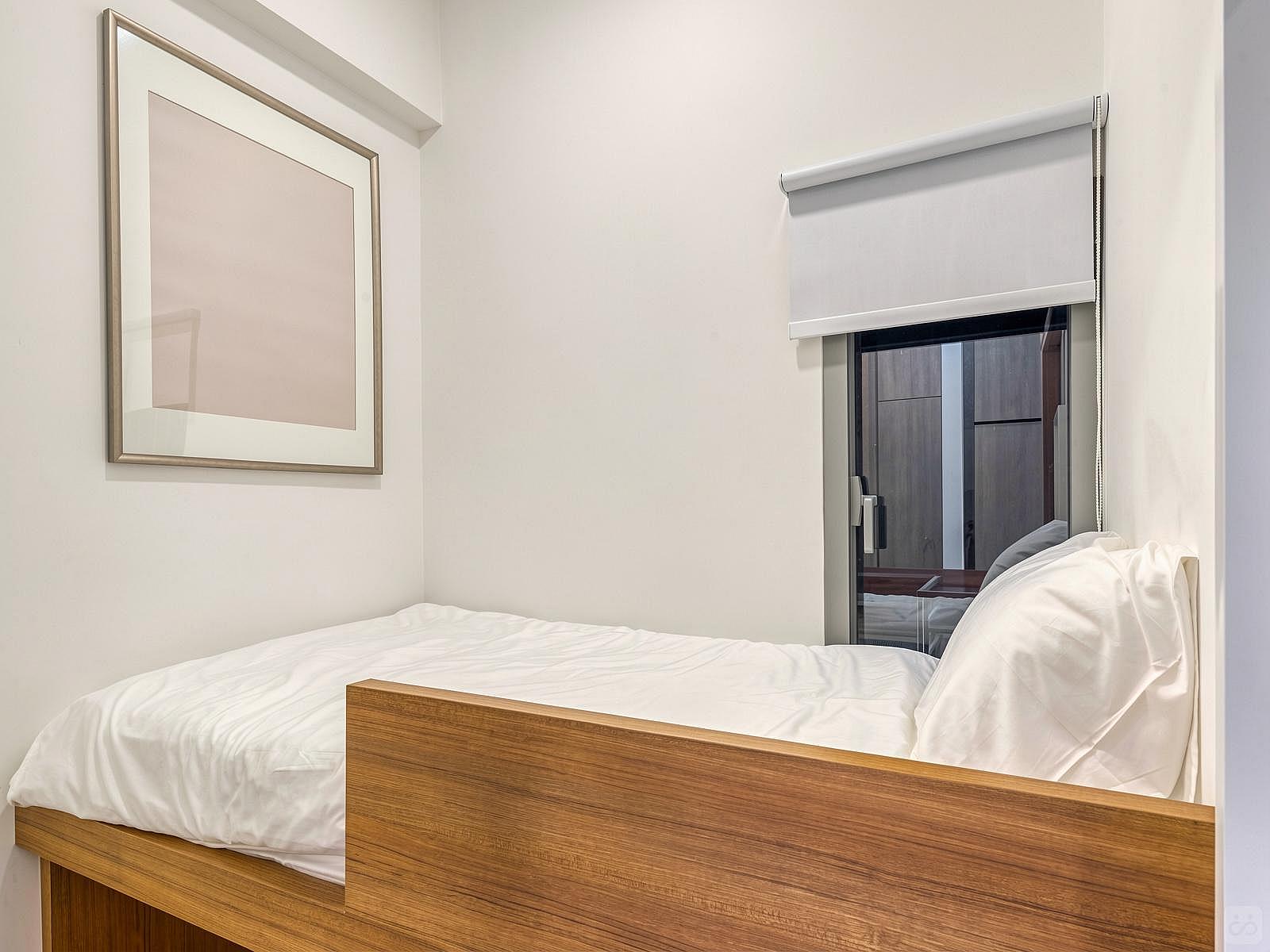 Private Pocket Room In 3 Bedroom Apartment - Luxury Vibrant Apt. w/ Terrace near City Square Mall - Gallery - 6