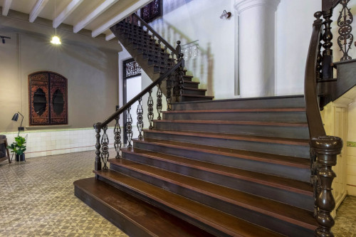 Modern Luxury Complex - Incl. Terrace near Paragon Shopping Centre