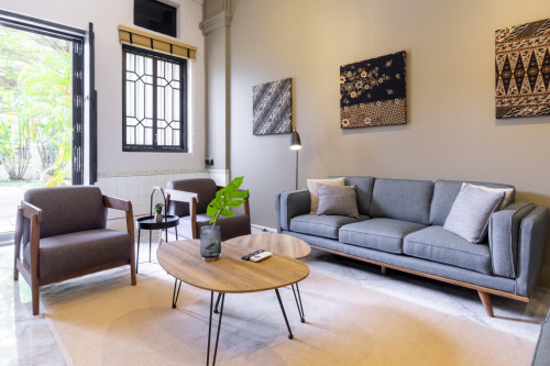 Modern Luxury Complex - Incl. Terrace near Paragon Shopping Centre