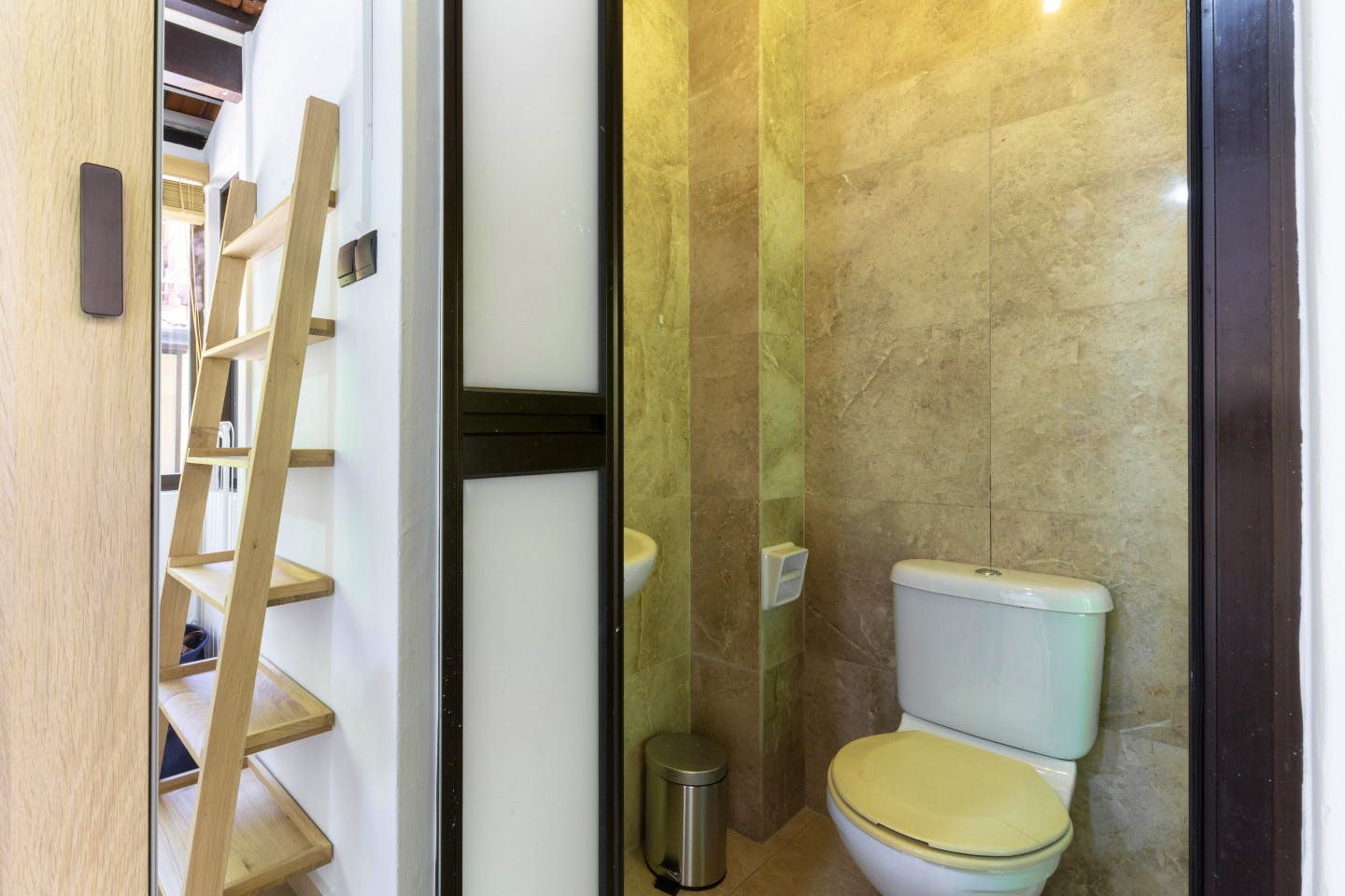  Private Pocket Room With Ensuite Bathroom  -  Modern Luxury Complex - Incl. Terrace near Paragon Shopping Centre  - Gallery -  4