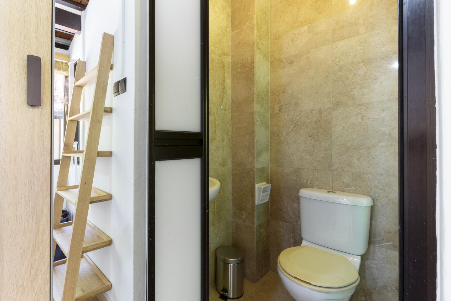 Private Pocket Room With Ensuite Bathroom - Modern Luxury Complex - Incl. Terrace near Paragon Shopping Centre - Gallery - 8