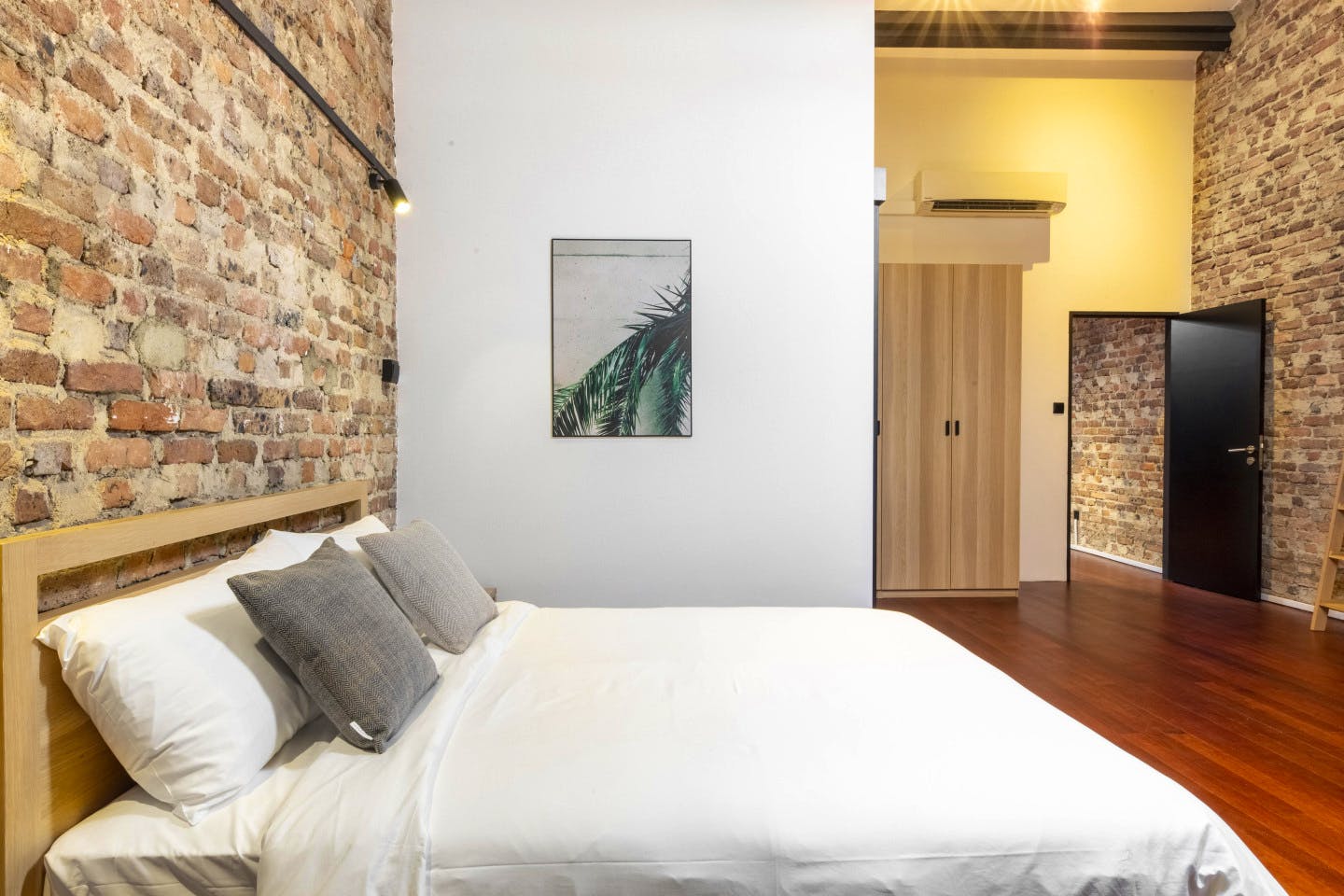  Private Master Room With Ensuite Bathroom  -  Modern Luxury Complex - Incl. Terrace near Paragon Shopping Centre  - Gallery -  10