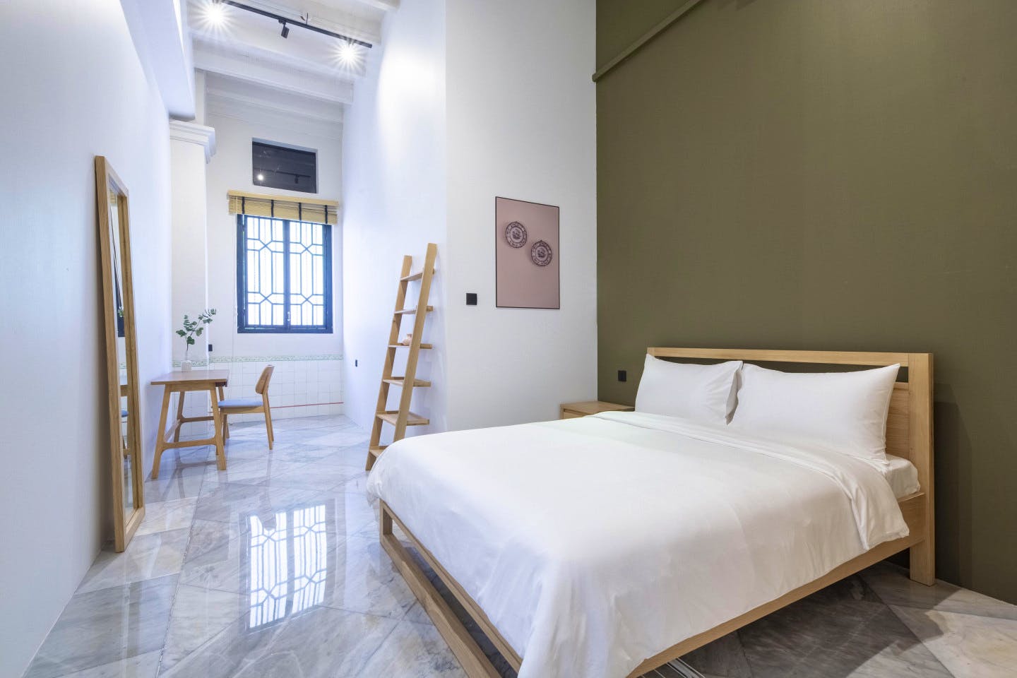  Private Large Room With Shared Bathroom  -  Modern Luxury Complex - Incl. Terrace near Paragon Shopping Centre  - Gallery -  8