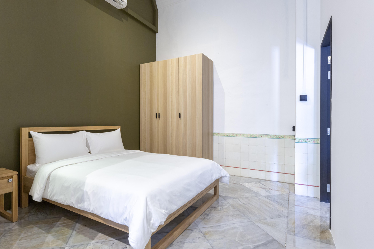 Private Large Room With Shared Bathroom - Modern Luxury Complex - Incl. Terrace near Paragon Shopping Centre - Gallery - 13