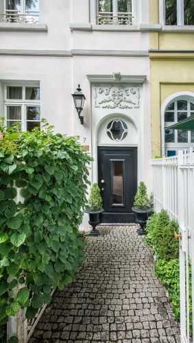 Apartment with park view