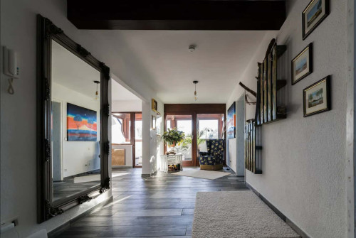 Geschmackvolle und geräumige Wohnung mit drei Zimmern sowie Loggia und Einbauküche in Friedrichshafen - Gallery - 14