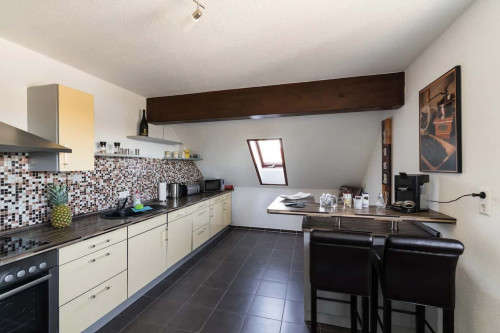 Geschmackvolle und geräumige Wohnung mit drei Zimmern sowie Loggia und Einbauküche in Friedrichshafen - Gallery - 11