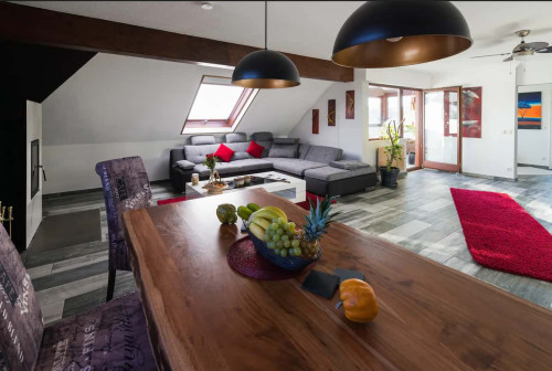 Geschmackvolle und geräumige Wohnung mit drei Zimmern sowie Loggia und Einbauküche in Friedrichshafen - Gallery - 10