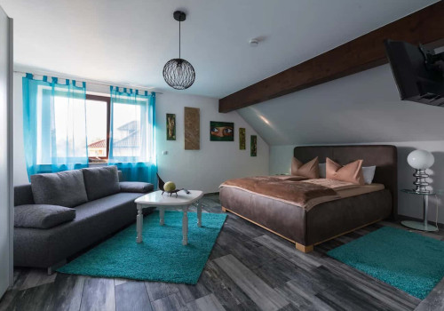 Geschmackvolle und geräumige Wohnung mit drei Zimmern sowie Loggia und Einbauküche in Friedrichshafen  - Gallery -  5